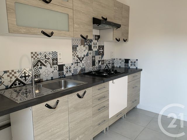 Appartement F3 à vendre - 3 pièces - 61.18 m2 - CLERMONT L HERAULT - 34 - LANGUEDOC-ROUSSILLON - Century 21 Terrasses Et Vallées