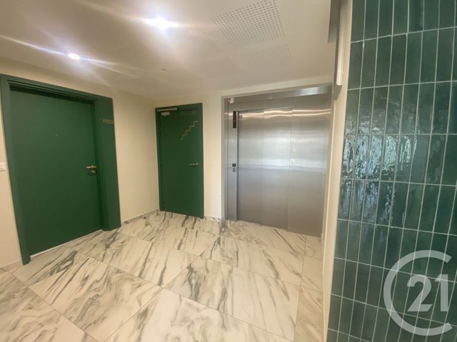 Appartement T3 à vendre - 3 pièces - 70.1 m2 - CLERMONT L HERAULT - 34 - LANGUEDOC-ROUSSILLON - Century 21 Terrasses Et Vallées