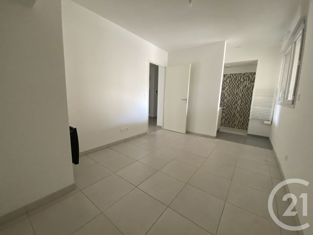 Appartement T3 à vendre - 3 pièces - 70.1 m2 - CLERMONT L HERAULT - 34 - LANGUEDOC-ROUSSILLON - Century 21 Terrasses Et Vallées