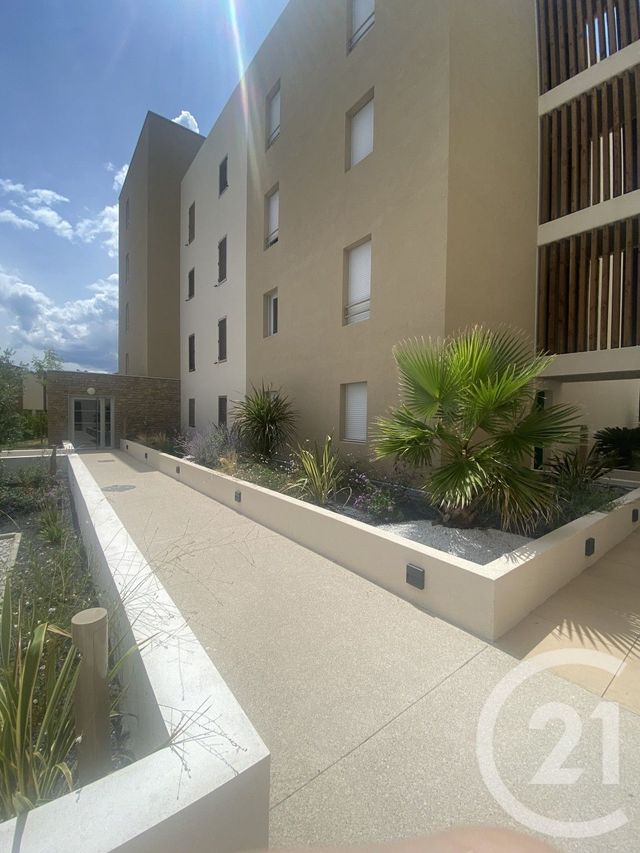 Appartement T3 à vendre - 3 pièces - 70.1 m2 - CLERMONT L HERAULT - 34 - LANGUEDOC-ROUSSILLON - Century 21 Terrasses Et Vallées