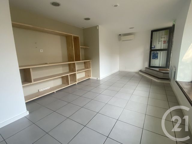 Appartement Local à louer - 1 pièce - 25.0 m2 - CLERMONT L HERAULT - 34 - LANGUEDOC-ROUSSILLON - Century 21 Terrasses Et Vallées