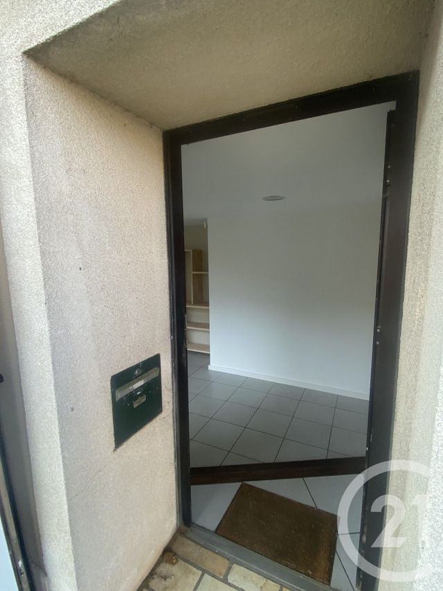 Appartement Local à louer - 1 pièce - 25.0 m2 - CLERMONT L HERAULT - 34 - LANGUEDOC-ROUSSILLON - Century 21 Terrasses Et Vallées