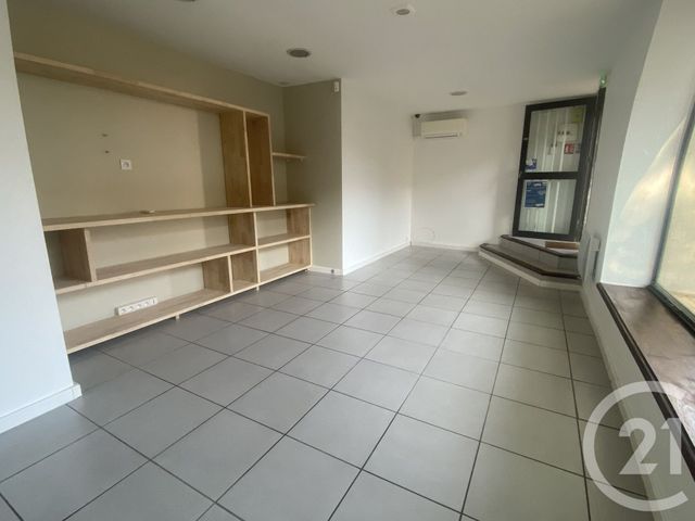 Appartement Local à louer - 1 pièce - 25.0 m2 - CLERMONT L HERAULT - 34 - LANGUEDOC-ROUSSILLON - Century 21 Terrasses Et Vallées