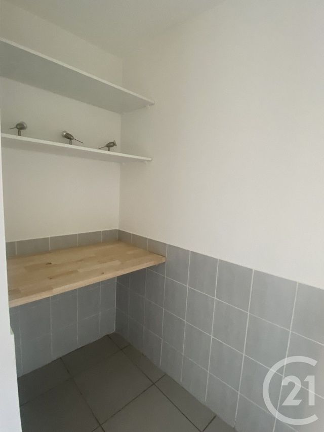 Appartement Local à louer - 1 pièce - 25.0 m2 - CLERMONT L HERAULT - 34 - LANGUEDOC-ROUSSILLON - Century 21 Terrasses Et Vallées