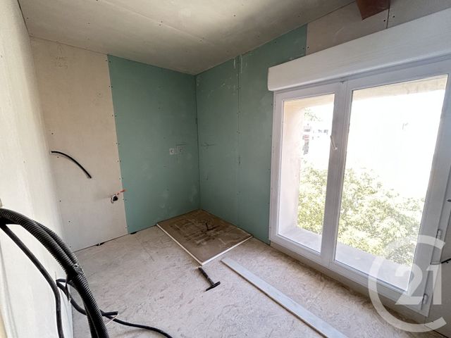 Appartement T3 à vendre - 3 pièces - 69.14 m2 - CLERMONT L HERAULT - 34 - LANGUEDOC-ROUSSILLON - Century 21 Terrasses Et Vallées