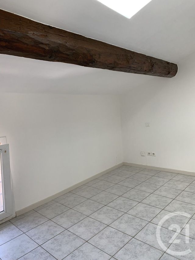 Appartement Loft à louer - 2 pièces - 65.0 m2 - CLERMONT L HERAULT - 34 - LANGUEDOC-ROUSSILLON - Century 21 Terrasses Et Vallées
