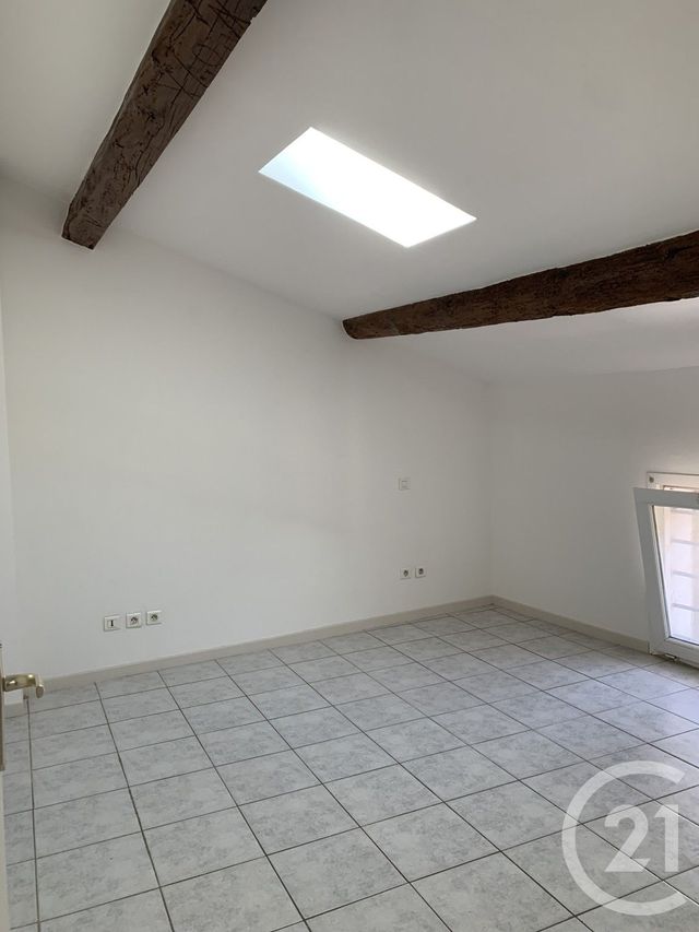 Appartement Loft à louer - 2 pièces - 65.0 m2 - CLERMONT L HERAULT - 34 - LANGUEDOC-ROUSSILLON - Century 21 Terrasses Et Vallées
