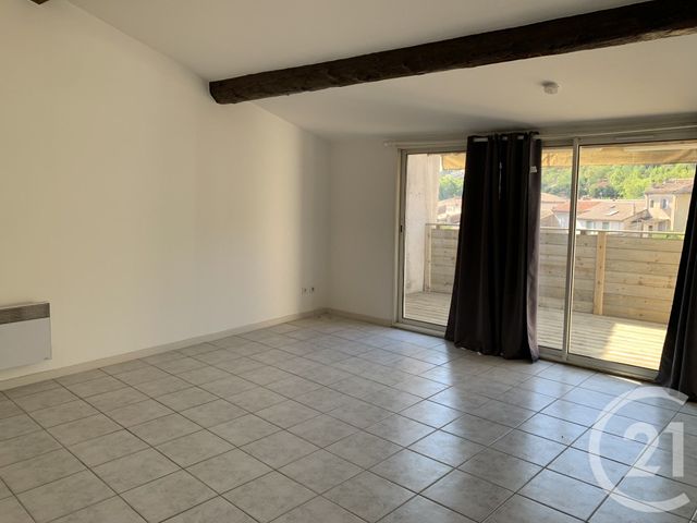 Appartement Loft à louer - 2 pièces - 65.0 m2 - CLERMONT L HERAULT - 34 - LANGUEDOC-ROUSSILLON - Century 21 Terrasses Et Vallées