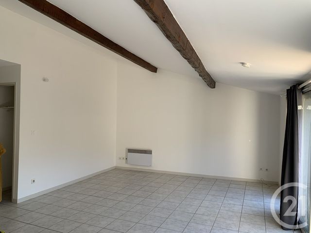 Appartement Loft à louer - 2 pièces - 65.0 m2 - CLERMONT L HERAULT - 34 - LANGUEDOC-ROUSSILLON - Century 21 Terrasses Et Vallées