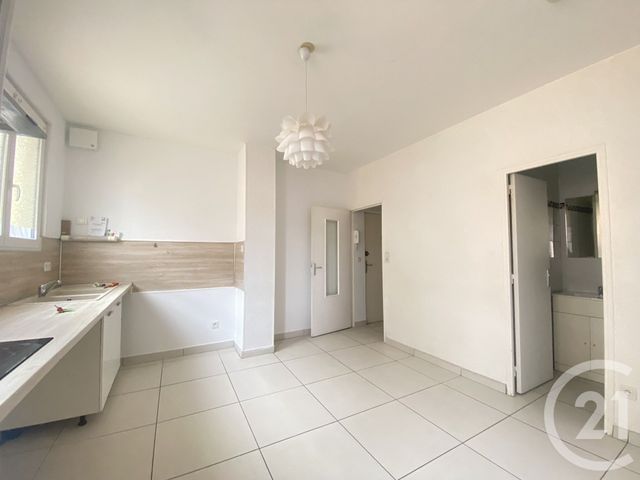 Appartement F3 à louer - 3 pièces - 40.0 m2 - BEDARIEUX - 34 - LANGUEDOC-ROUSSILLON - Century 21 Terrasses Et Vallées