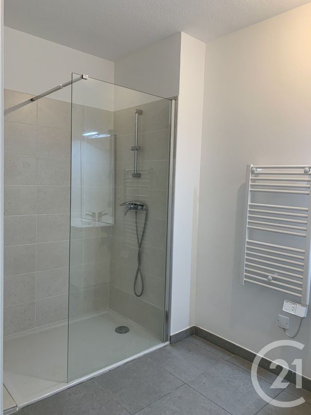 Appartement F2 à louer - 2 pièces - 48.2 m2 - CLERMONT L HERAULT - 34 - LANGUEDOC-ROUSSILLON - Century 21 Terrasses Et Vallées