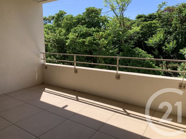 Appartement F2 à louer - 2 pièces - 48.2 m2 - CLERMONT L HERAULT - 34 - LANGUEDOC-ROUSSILLON - Century 21 Terrasses Et Vallées
