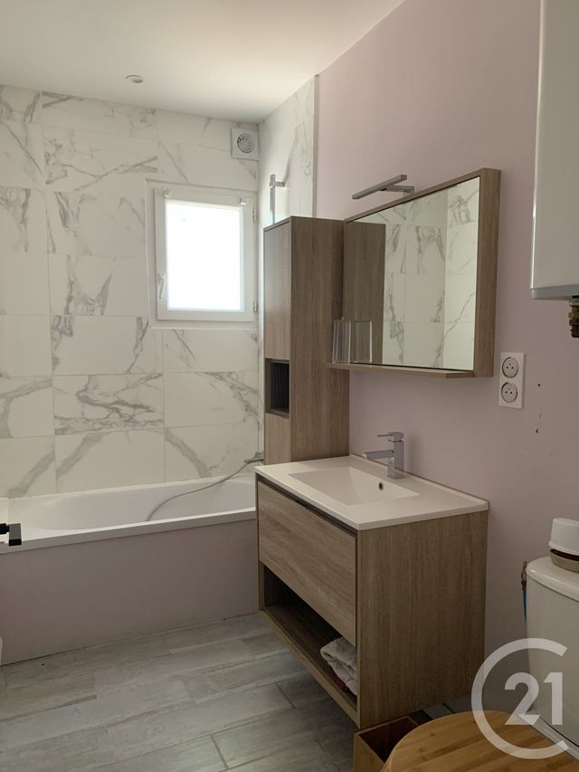 Appartement à louer - 2 pièces - 28.22 m2 - LE POUGET - 34 - LANGUEDOC-ROUSSILLON - Century 21 Terrasses Et Vallées