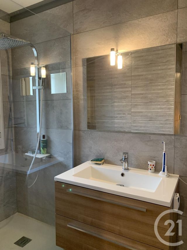 Appartement F2 à vendre - 2 pièces - 52.45 m2 - CLERMONT L HERAULT - 34 - LANGUEDOC-ROUSSILLON - Century 21 Terrasses Et Vallées