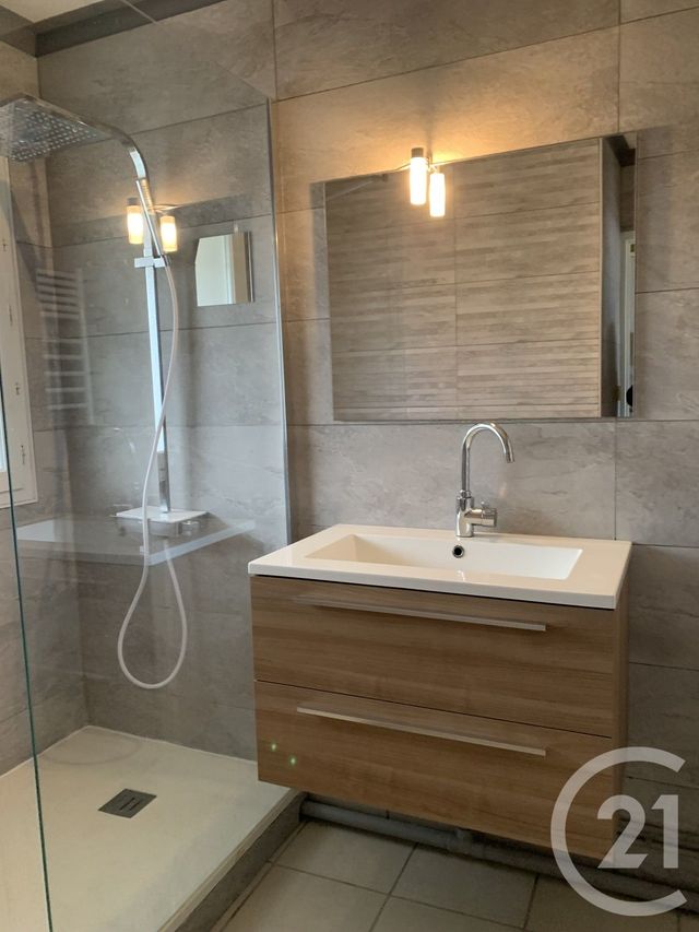 Appartement F2 à vendre - 2 pièces - 52.45 m2 - CLERMONT L HERAULT - 34 - LANGUEDOC-ROUSSILLON - Century 21 Terrasses Et Vallées